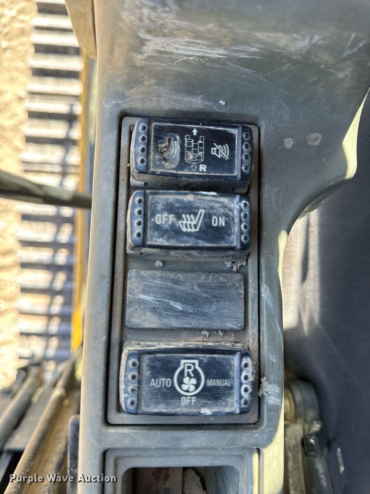 image for item DL4410 2014 John Deere 350G excavator