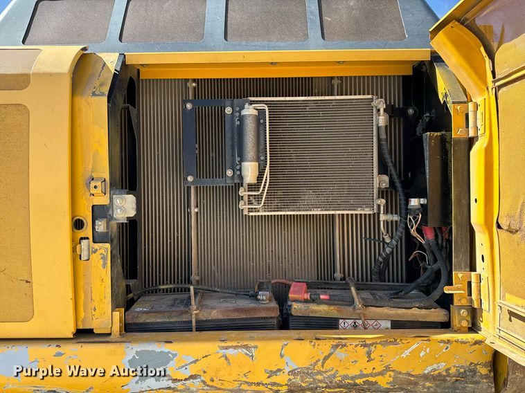 image for item DL4410 2014 John Deere 350G excavator