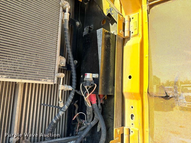 image for item DL4410 2014 John Deere 350G excavator