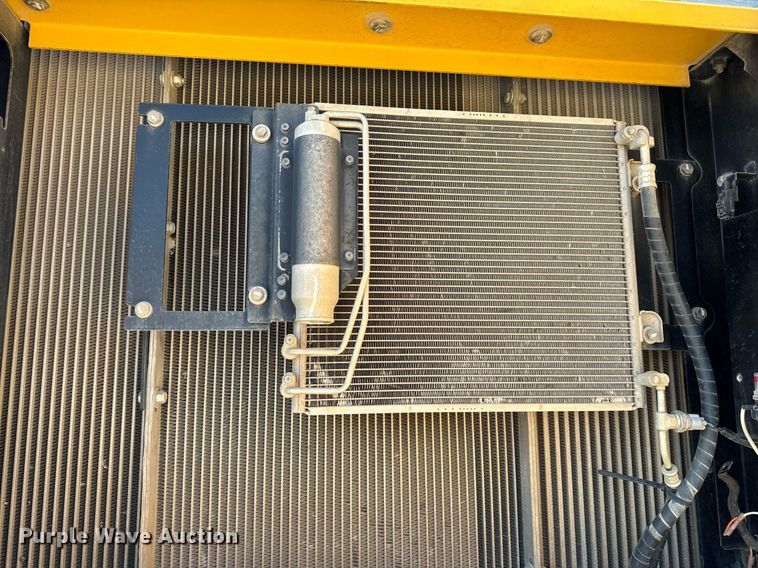 image for item DL4410 2014 John Deere 350G excavator