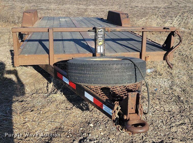 image for item DL7892 2004 Titan utility trailer