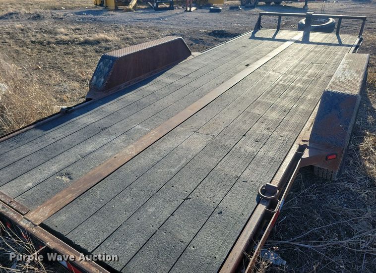 image for item DL7892 2004 Titan utility trailer