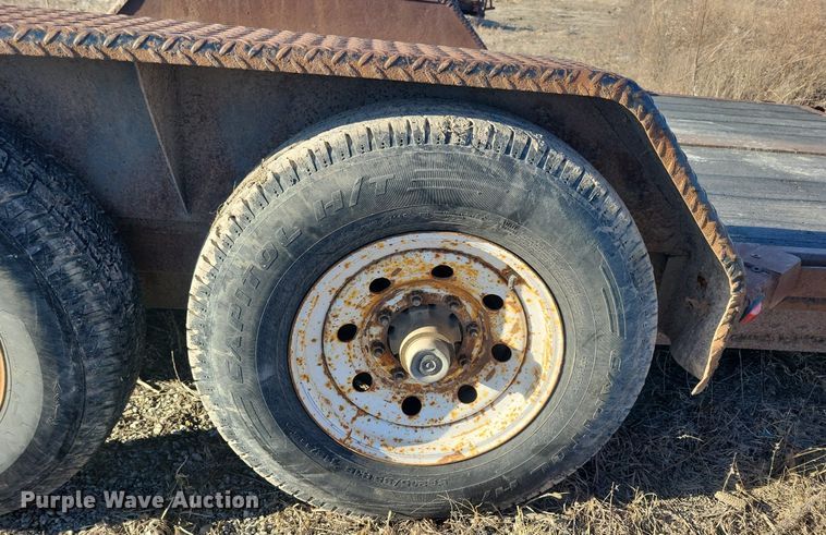 image for item DL7892 2004 Titan utility trailer