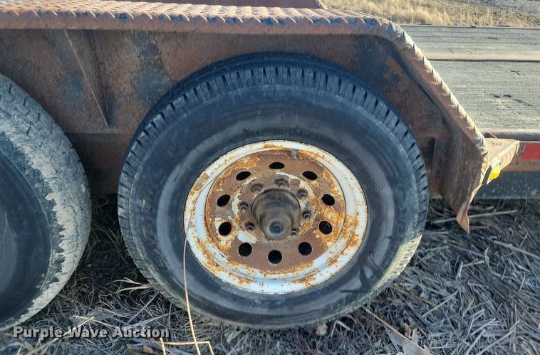 image for item DL7892 2004 Titan utility trailer