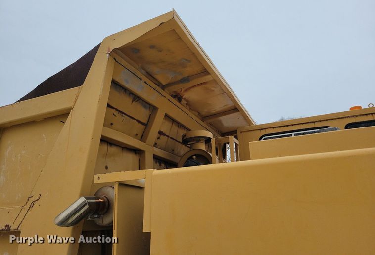 image for item DL7970 Morooka K40 MST3300 track carrier