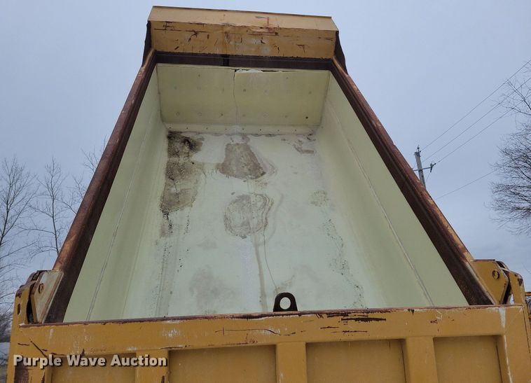 image for item DL7970 Morooka K40 MST3300 track carrier