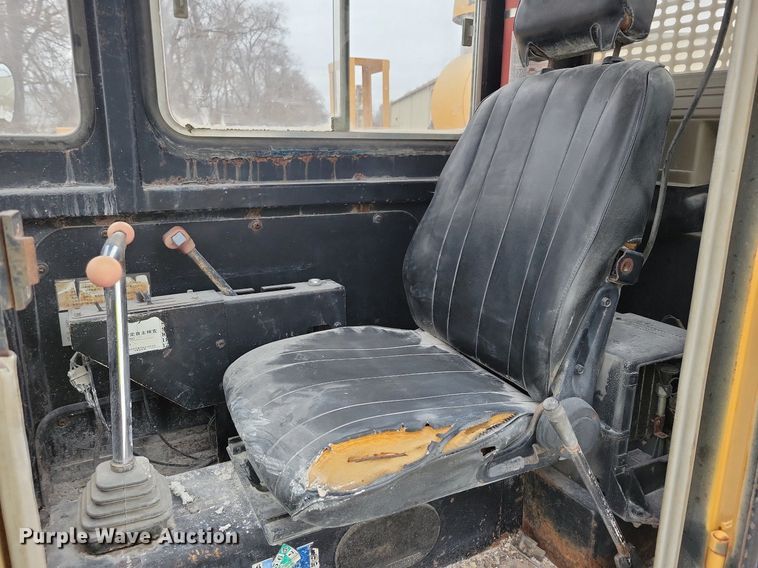 image for item DL7970 Morooka K40 MST3300 track carrier