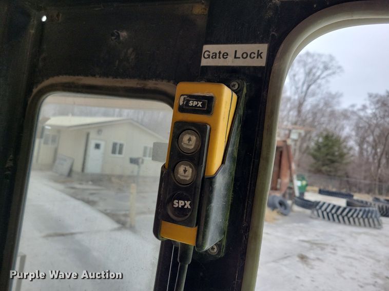 image for item DL7970 Morooka K40 MST3300 track carrier