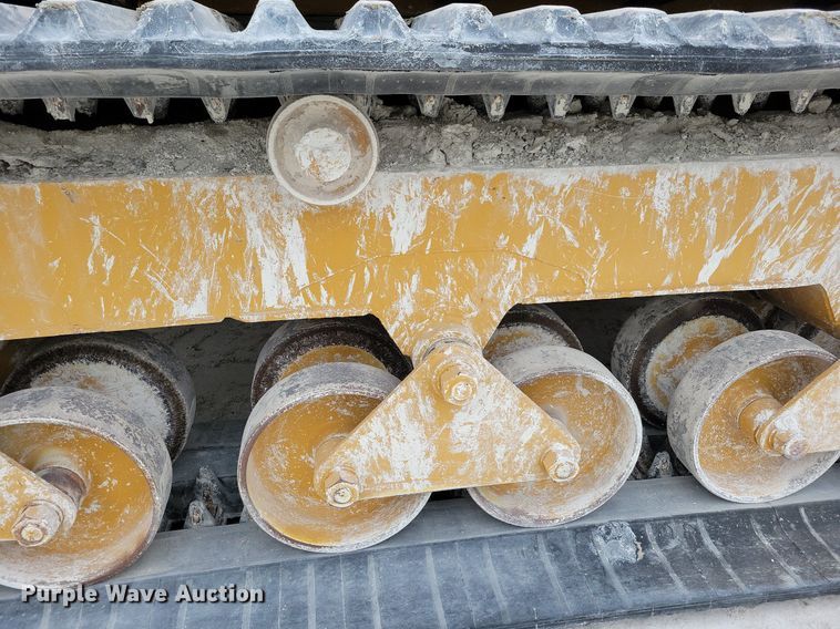 image for item DL7970 Morooka K40 MST3300 track carrier