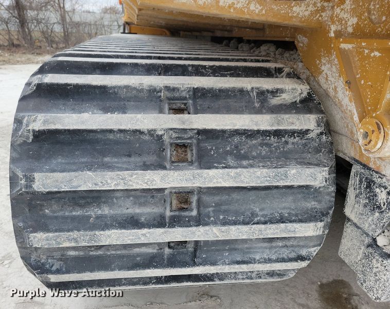 image for item DL7970 Morooka K40 MST3300 track carrier