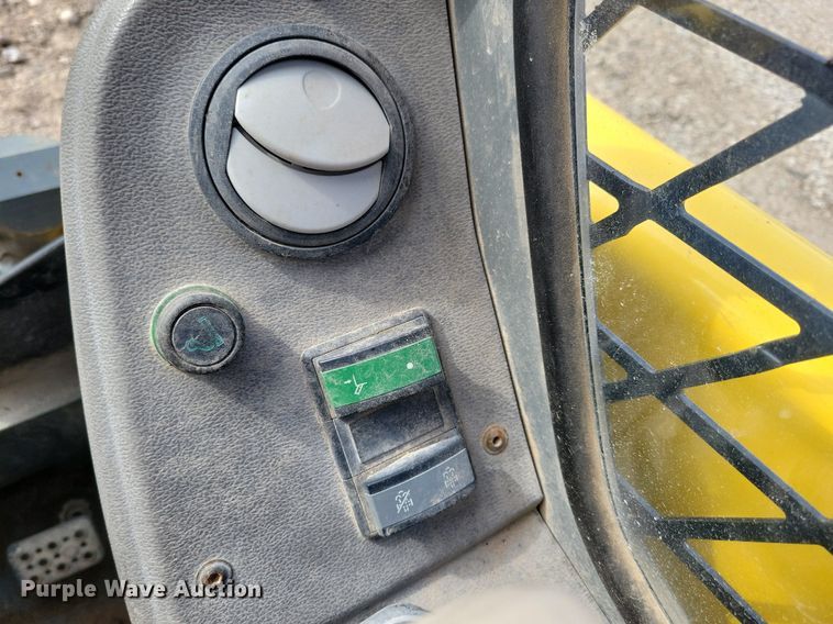 image for item DL7986 2015 Wacker Neuson ST35 tracked skid steer loader