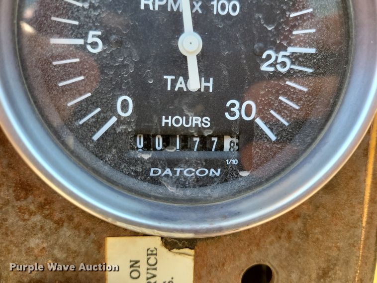 image for item DL7987 1998 Vermeer BC1230 wood chipper