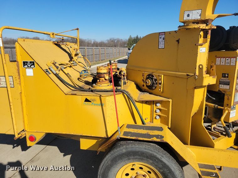 image for item DL7987 1998 Vermeer BC1230 wood chipper