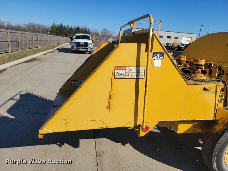image for item DL7987 1998 Vermeer BC1230 wood chipper