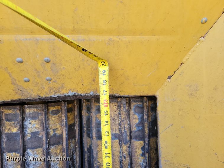 image for item DL7987 1998 Vermeer BC1230 wood chipper