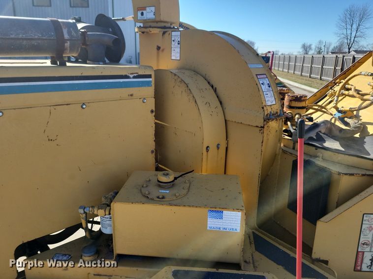 image for item DL7987 1998 Vermeer BC1230 wood chipper