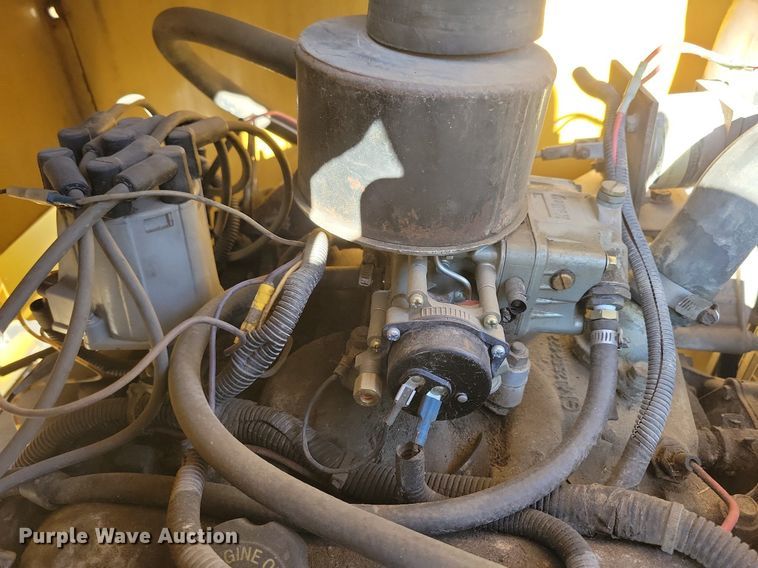 image for item DL7987 1998 Vermeer BC1230 wood chipper