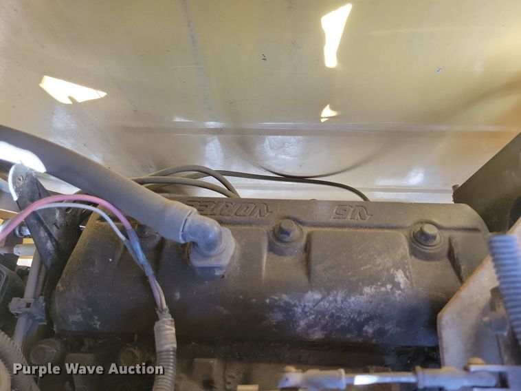 image for item DL7987 1998 Vermeer BC1230 wood chipper