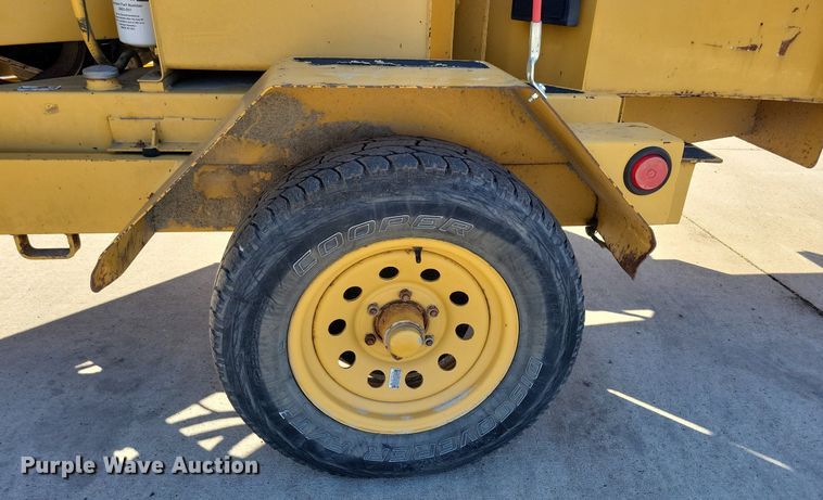 image for item DL7987 1998 Vermeer BC1230 wood chipper