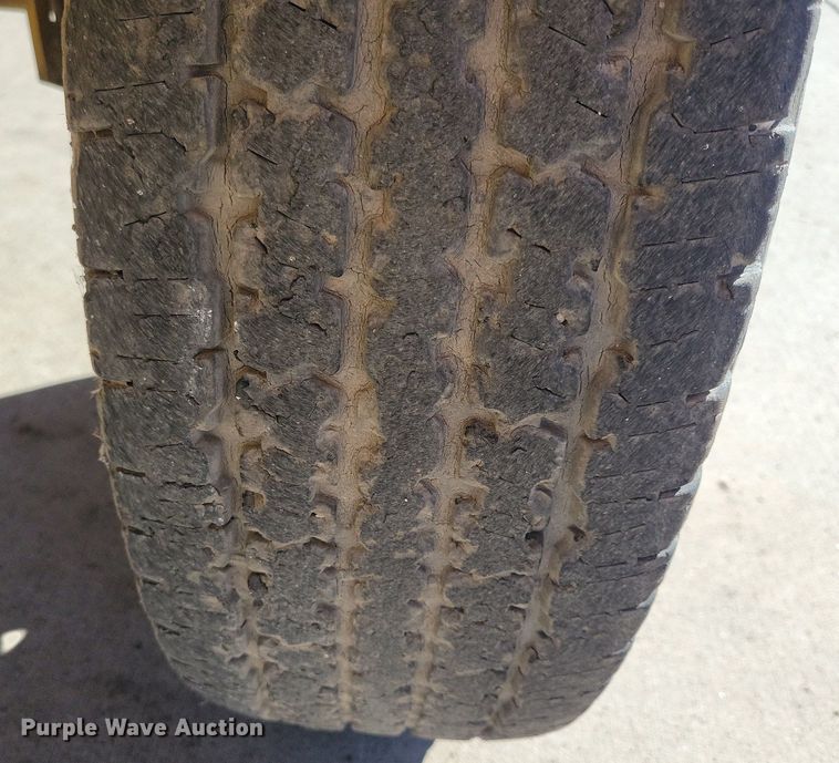 image for item DL7987 1998 Vermeer BC1230 wood chipper