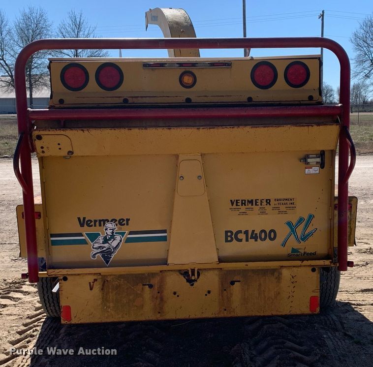 image for item DM7757 2005 Vermeer BC1400XL wood chipper