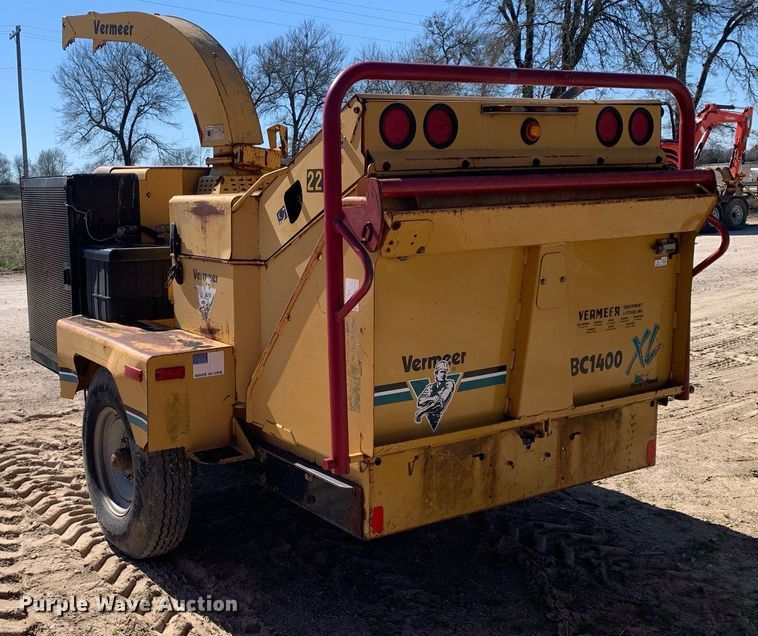 image for item DM7757 2005 Vermeer BC1400XL wood chipper