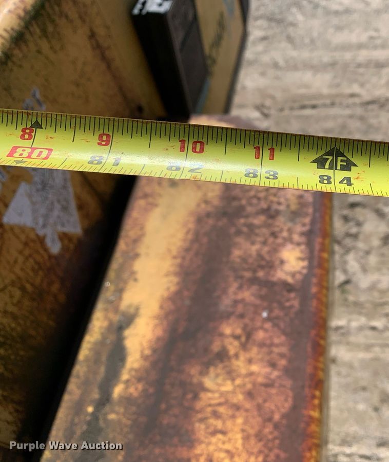 image for item DM7757 2005 Vermeer BC1400XL wood chipper