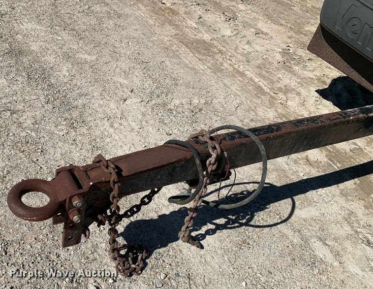 image for item DM7757 2005 Vermeer BC1400XL wood chipper