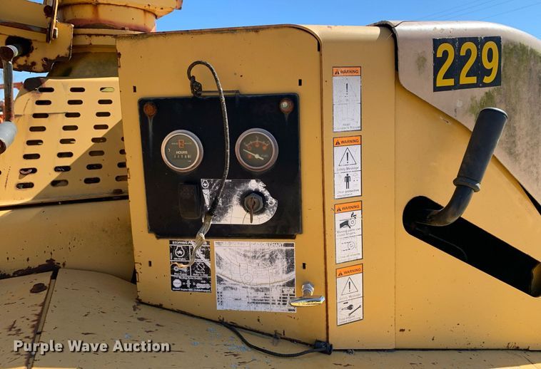 image for item DM7757 2005 Vermeer BC1400XL wood chipper