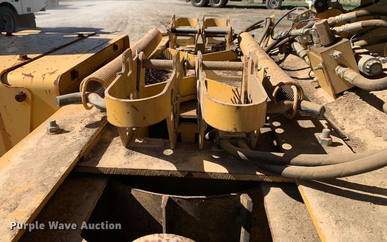 image for item DM7757 2005 Vermeer BC1400XL wood chipper