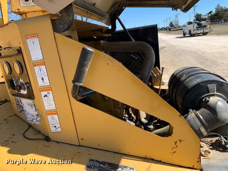 image for item DM7757 2005 Vermeer BC1400XL wood chipper