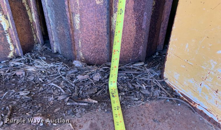 image for item DM7757 2005 Vermeer BC1400XL wood chipper