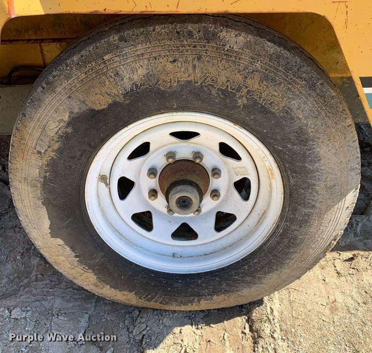 image for item DM7757 2005 Vermeer BC1400XL wood chipper