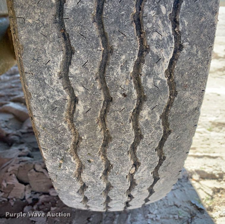 image for item DM7757 2005 Vermeer BC1400XL wood chipper