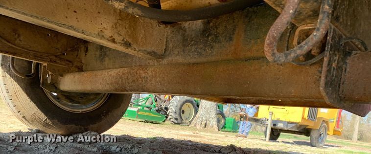 image for item DM7757 2005 Vermeer BC1400XL wood chipper