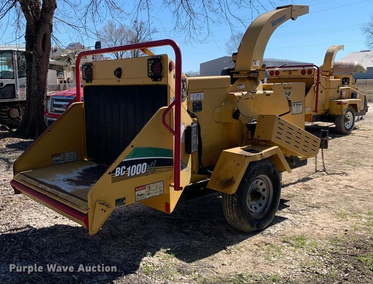 image for item DM7758 2012 Vermeer BC1000XL wood chipper
