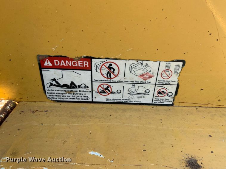 image for item DM7758 2012 Vermeer BC1000XL wood chipper