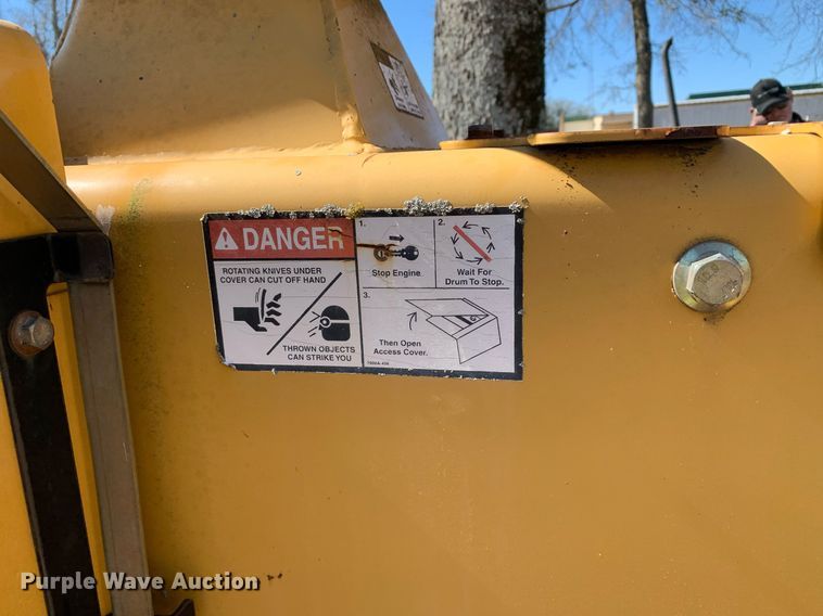 image for item DM7758 2012 Vermeer BC1000XL wood chipper