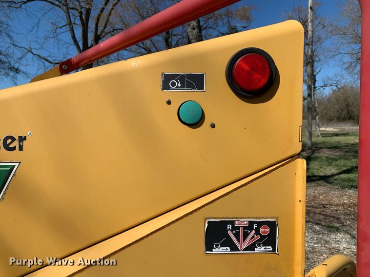 image for item DM7758 2012 Vermeer BC1000XL wood chipper