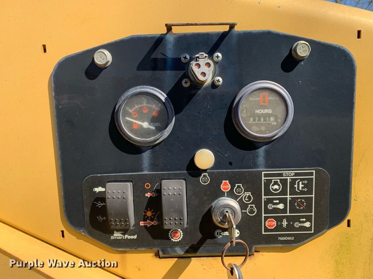 image for item DM7758 2012 Vermeer BC1000XL wood chipper