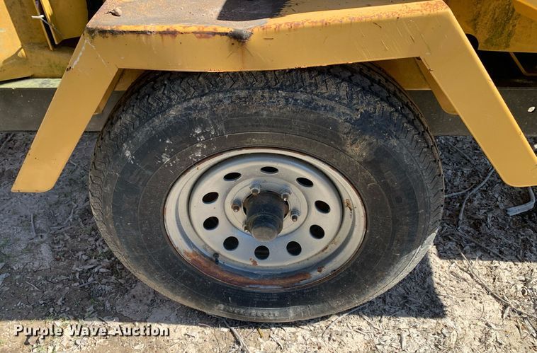 image for item DM7758 2012 Vermeer BC1000XL wood chipper