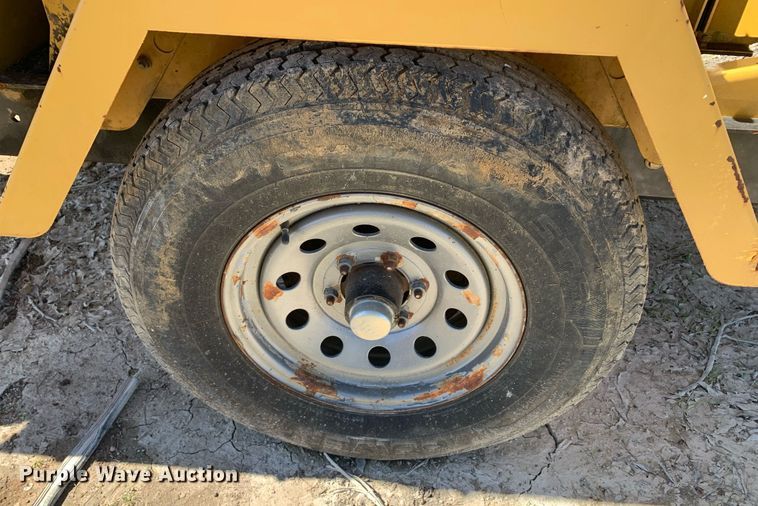 image for item DM7758 2012 Vermeer BC1000XL wood chipper