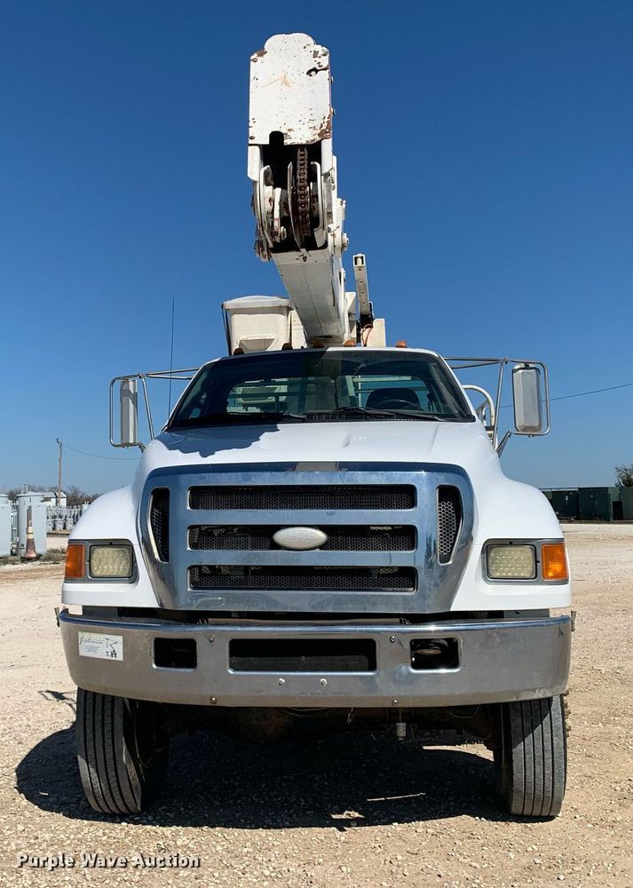 image for item DM7763 2007 Ford F750 Super Duty bucket truck