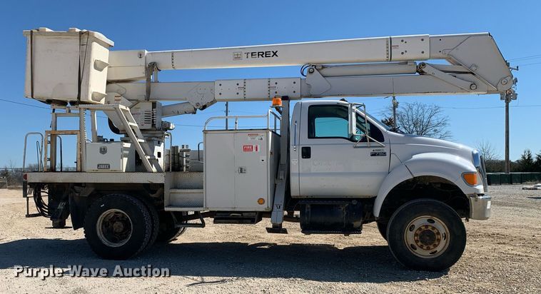 image for item DM7763 2007 Ford F750 Super Duty bucket truck