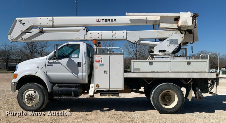 image for item DM7763 2007 Ford F750 Super Duty bucket truck