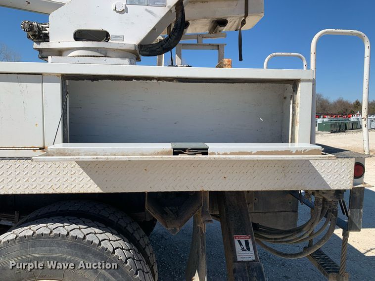 image for item DM7763 2007 Ford F750 Super Duty bucket truck