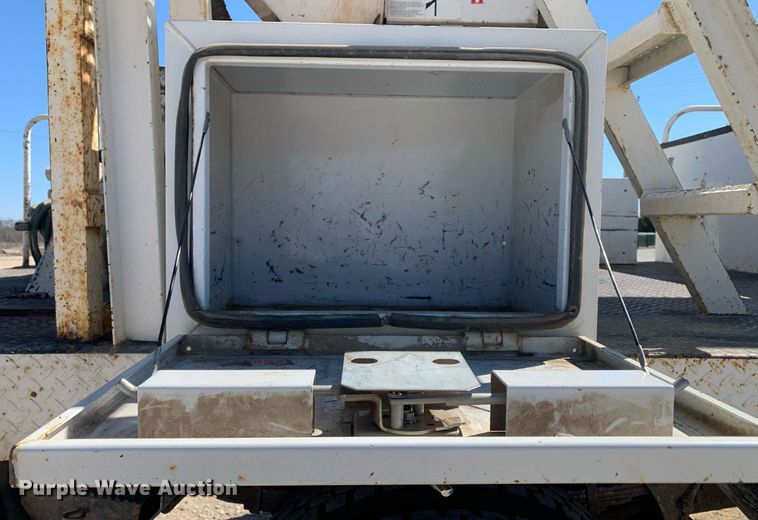 image for item DM7763 2007 Ford F750 Super Duty bucket truck