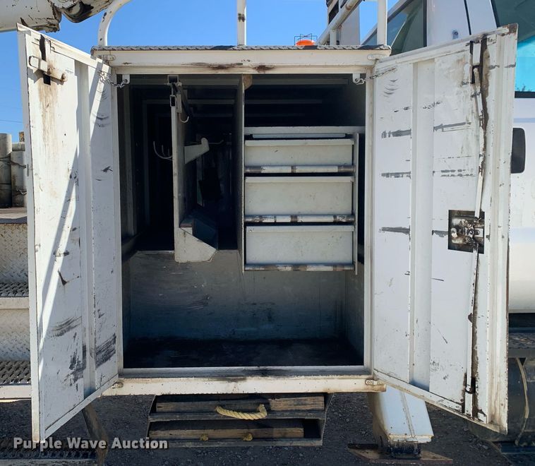 image for item DM7763 2007 Ford F750 Super Duty bucket truck