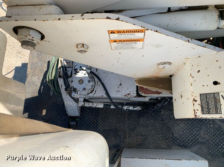 image for item DM7763 2007 Ford F750 Super Duty bucket truck