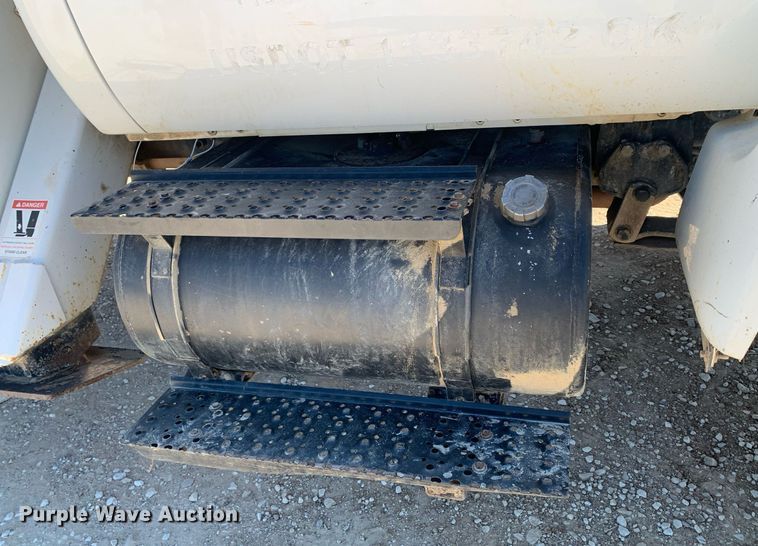 image for item DM7763 2007 Ford F750 Super Duty bucket truck